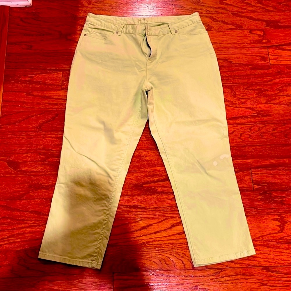 J Jill cropped, pants. Stretch. Size 12. Light green— color better in person !